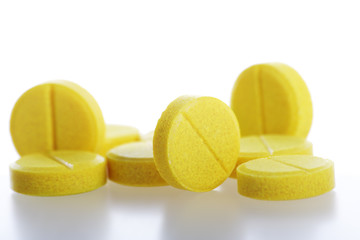 Was ist die empfohlene Dosierung von Sildenafil zur Behandlung von Erektionsstörungen?
